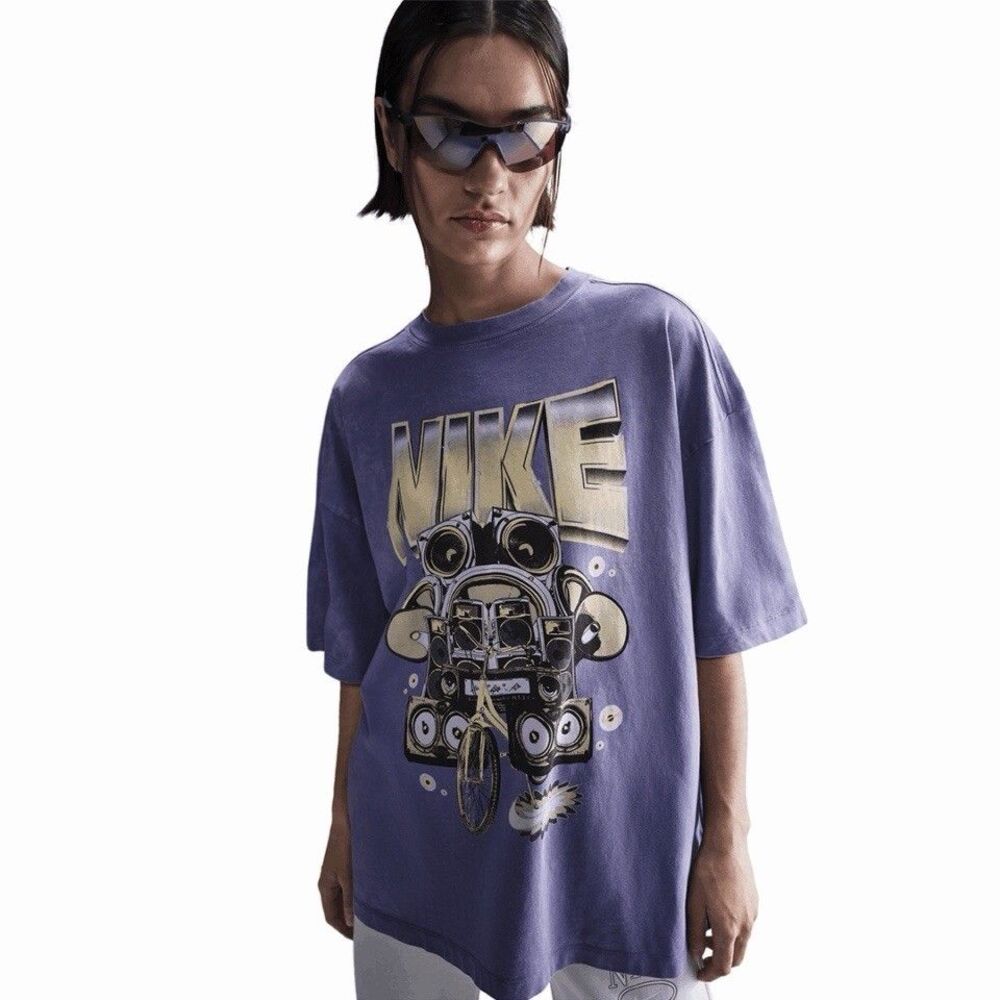 NIKE OVERSIZED T-SHIRT | SZ M • NWOT